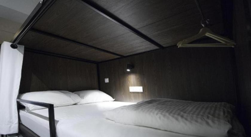 Capsule@hive Bugis Hostel *